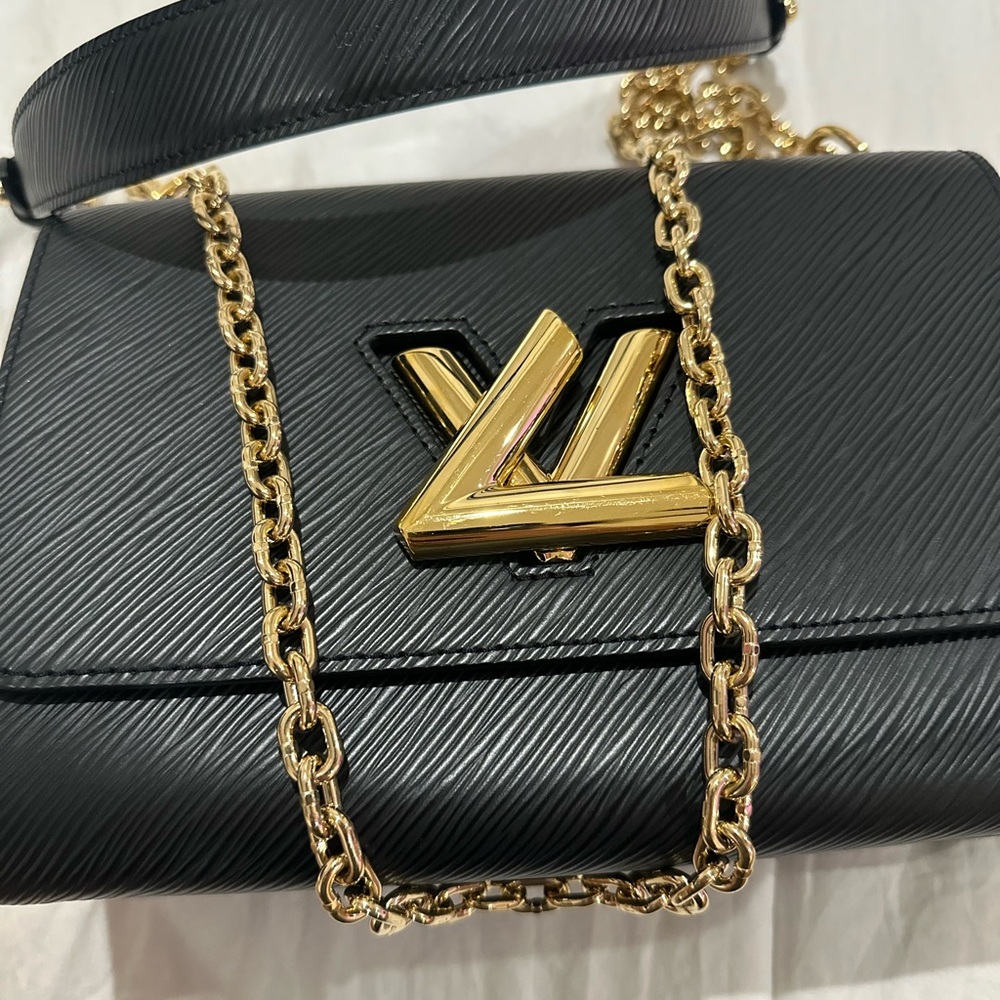 Louis Vuitton Twist Shoulder Bag MM Black Leather Epi